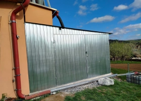 Garaże z blachy ocynkowej