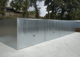 Garaże z blachy ocynkowej