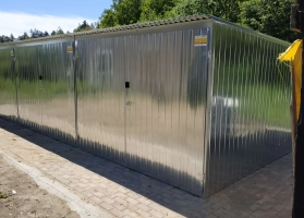 Garaże z blachy ocynkowej