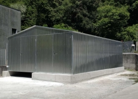 Garaże z blachy ocynkowej