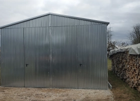 Garaże z blachy ocynkowej