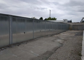 Garaże z blachy ocynkowej