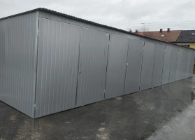 Garaże z blachy ocynkowej