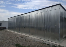 Garaże z blachy ocynkowej