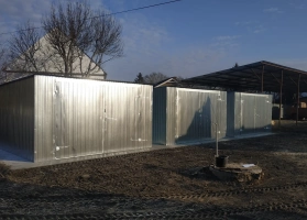 Garaże z blachy ocynkowej