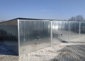 Garaże z blachy ocynkowej