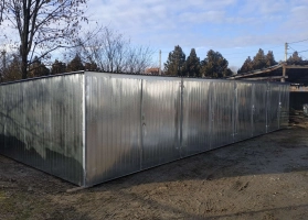 Garaże z blachy ocynkowej