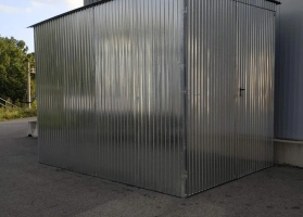 Garaże z blachy ocynkowej