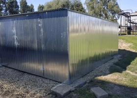 Garaże z blachy ocynkowej